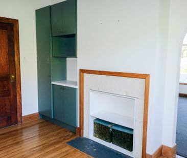 SPACIOUS FAMILY HOME - Photo 3