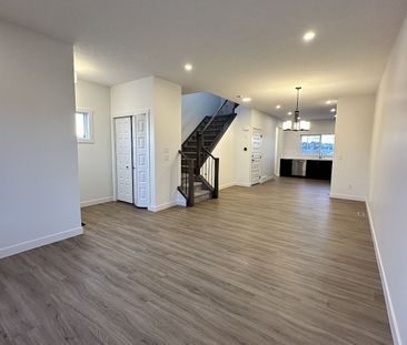 9 Silverton Glen Gate SW, Calgary - Photo 5