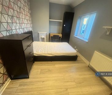 5 bedroom semi-detached house to rent - Photo 6