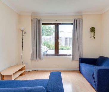 2 bedroom ground floor flat to rent - Photo 1
