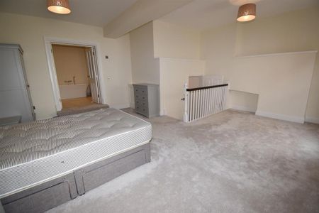 3 bedroom apartment to rent - Photo 4