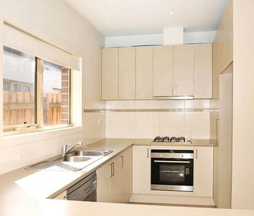Stylish & Low Maintenance Living - Photo 4