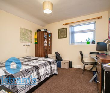 4 bed Semi-Detached House for Rent - Photo 4