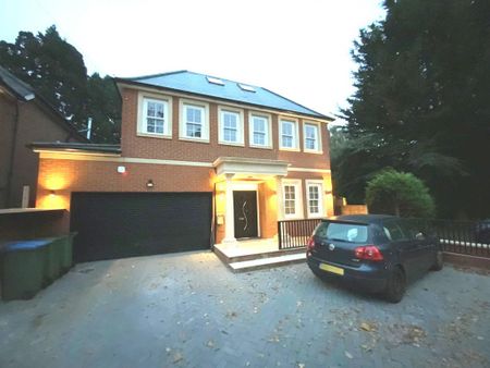 1 bedroom in a house share to rent - Photo 2