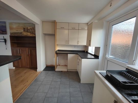 2 bedroom terraced house to rent - Photo 1
