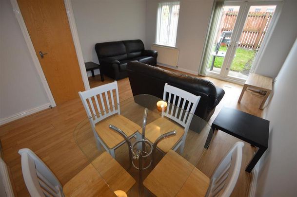 4 bedroom townhouse to rent - Photo 1