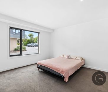 Comfortable Modern Living - 6 MONTH LEASE! - Photo 3