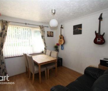 3 bedroom terraced house to rent - Photo 2