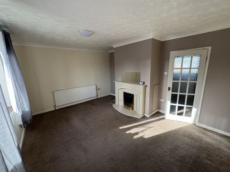 Addison Square, Sheffield, Dinnington - Photo 2