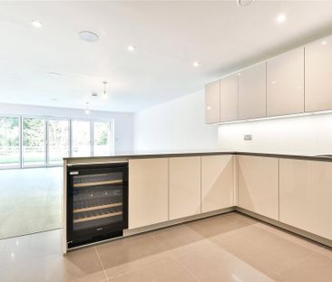 6 bedroom detached house to rent - Photo 5