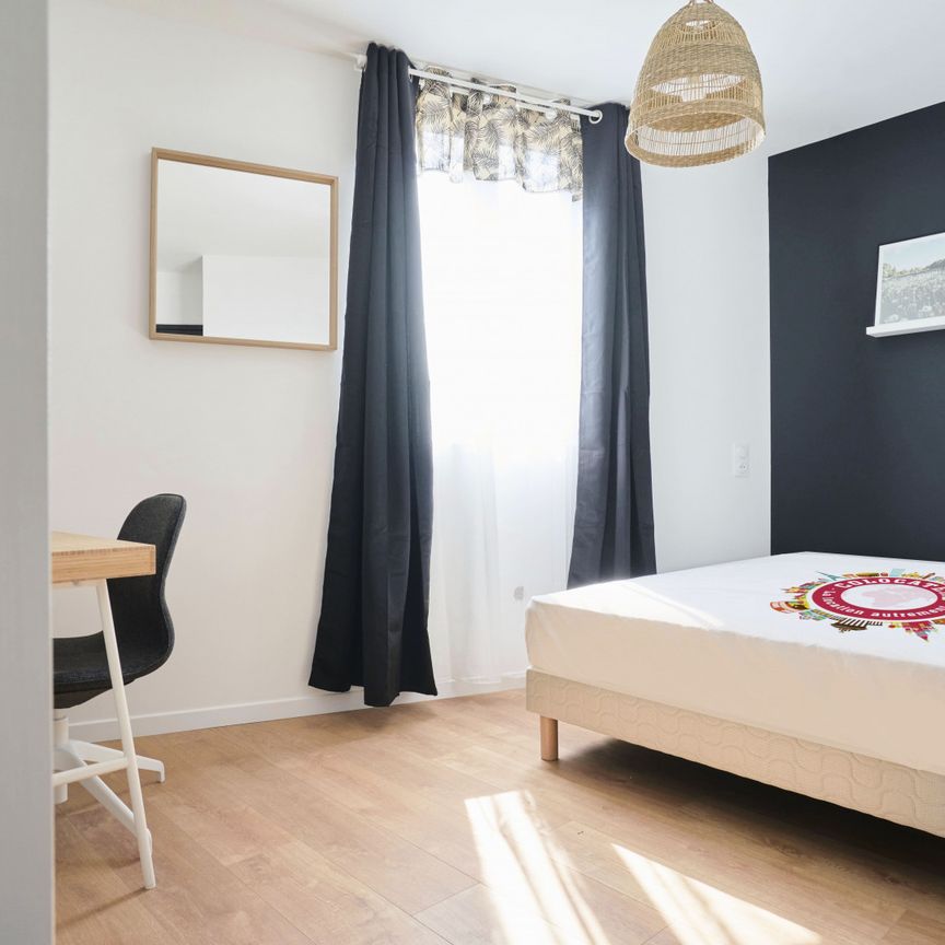 LA SALLE Roommate 4 Bedrooms at Reims - Photo 1