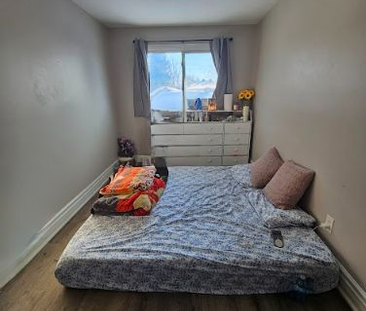 For Lease - 88 B Bernick Drive, Barrie, Ontario - Photo 2