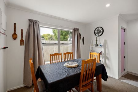 12D Cameron Road, Hamilton East — - Photo 4