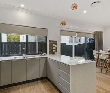13/21 Kersley Road, Kenmore QLD 4069 - Townhouse For Rent | Domain - Photo 3