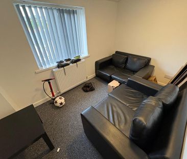 4 bedroom terraced house to rent - Photo 6