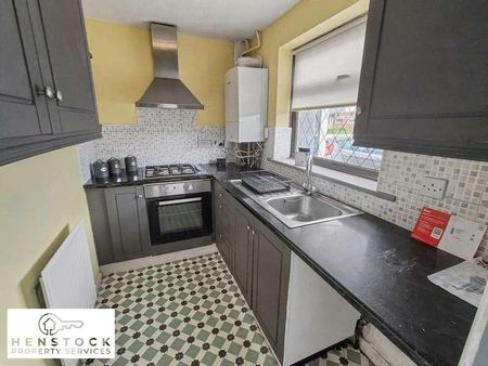 Ravenwood, Chadderton, Oldham, OL9 - Photo 3