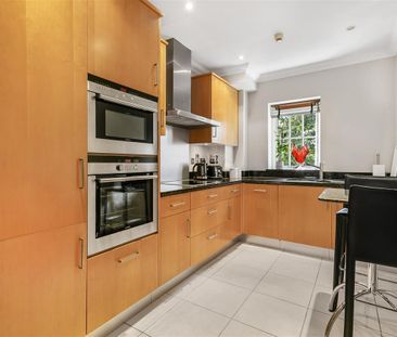 Wall Hall Drive, Aldenham - Photo 4