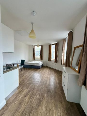 Studio to rent - Photo 5