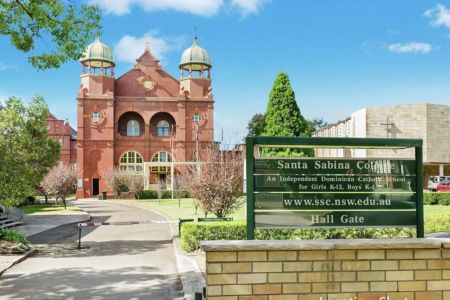 Dual level top floor apartment - East aspect - Photo 3