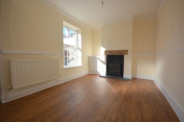 2 bedroom terraced house to rent - Photo 1