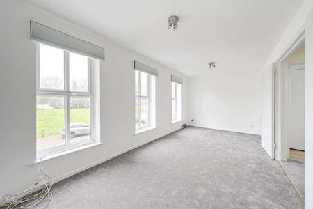 Garnet Walk, Beckton, E6 - Photo 2