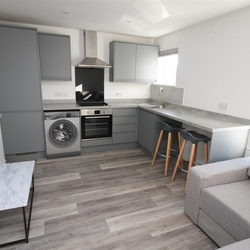 1 bed flat to rent in Park Hill, Bristol, BS11 - Photo 1