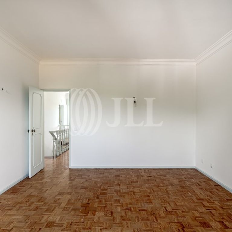 4 room luxury House for rent in Alfragide Sul (Alfragide), Amadora, Lisbon - Photo 1