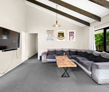 Welcome to this charming three-bedroom, single-bathroom home with s... - Photo 2