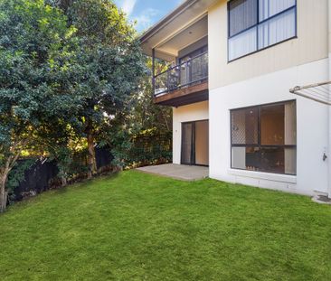 Modern Low-Maintenance Townhouse in Oxenford - Photo 1