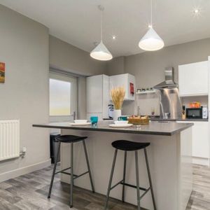 Room in a Shared House, Humber Street, M50 - Photo 3