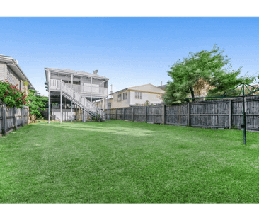 29 Pine Street, Wynnum, Qld 4178 - Photo 2