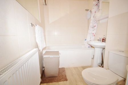 Arborfield Close, Slough, Berkshire,SL1 - Photo 4