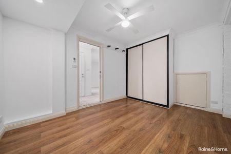 Versatile Family Home in a Prime Location - Photo 3