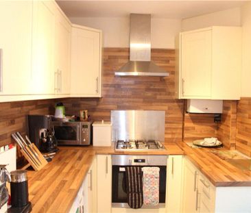 3 bedroom semi-detached house to rent - Photo 3