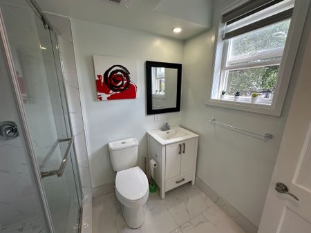 For Lease - 5 Sorauren Avenue Unit# 5, Toronto, Ontario - Photo 4