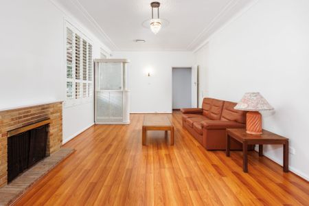Spacious family home in peaceful Killara setting - Photo 5