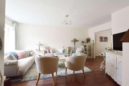 Moon Court, Lyme Farm Road, Lee, London, SE12 - Photo 5