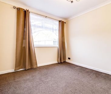A 3 Bedroom House in Hatherley GL51 3LG - Photo 4