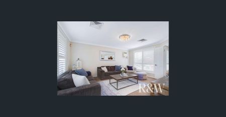 LARGE FAMILY HOME WITH POOL - Photo 3