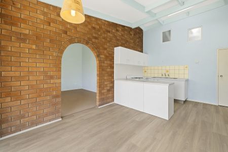 Two Bedroom Unit in Convenient Location - Photo 5