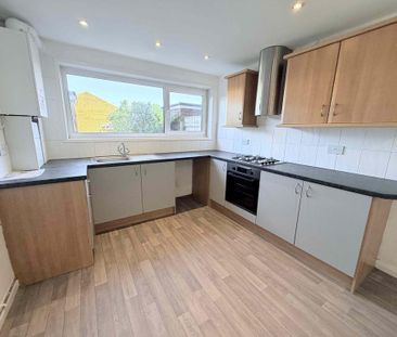 3 bedroom terraced house to rent - Photo 3