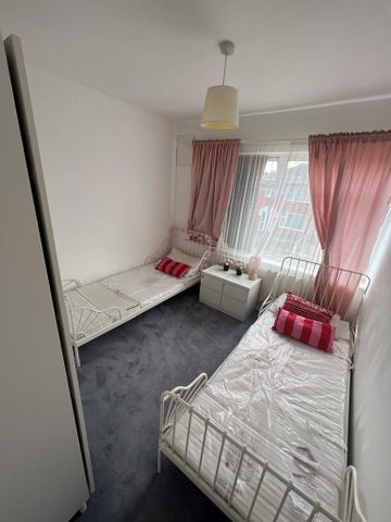 3 bedroom semi-detached house to rent - Photo 5