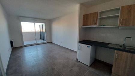 location Appartement T2 DE 38m² À NIMES - Photo 2