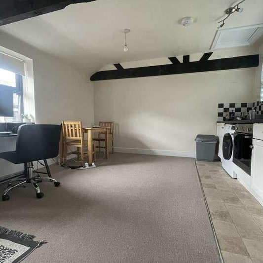 Coach House, Station Close, HP13 - Photo 1