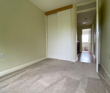 4 Bed Terraced House, Paul Gardens, CR0 - Photo 5