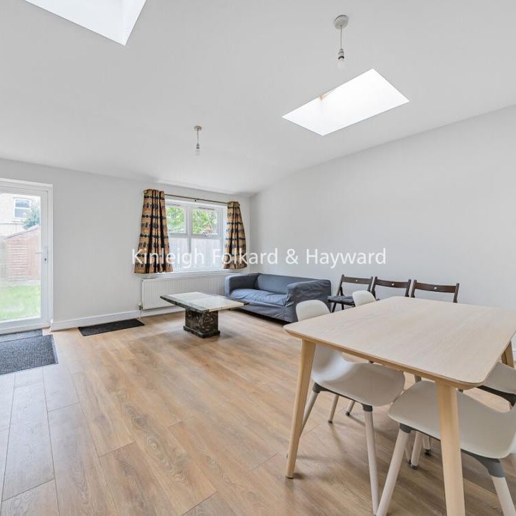 Pitcairn Road, Mitcham CR4 - Photo 1