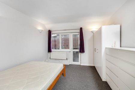 4 bedroom terraced house to rent - Photo 3