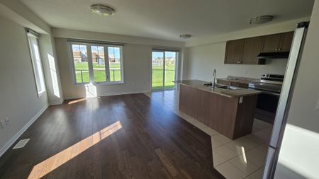 For Lease - 11 Armes Street, Hamilton, Ontario - Photo 3