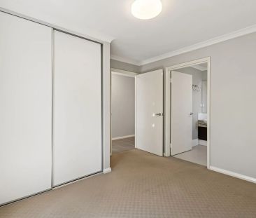 Stylish, Low-Maintenance Living in a Prime Bassendean Location - Photo 6