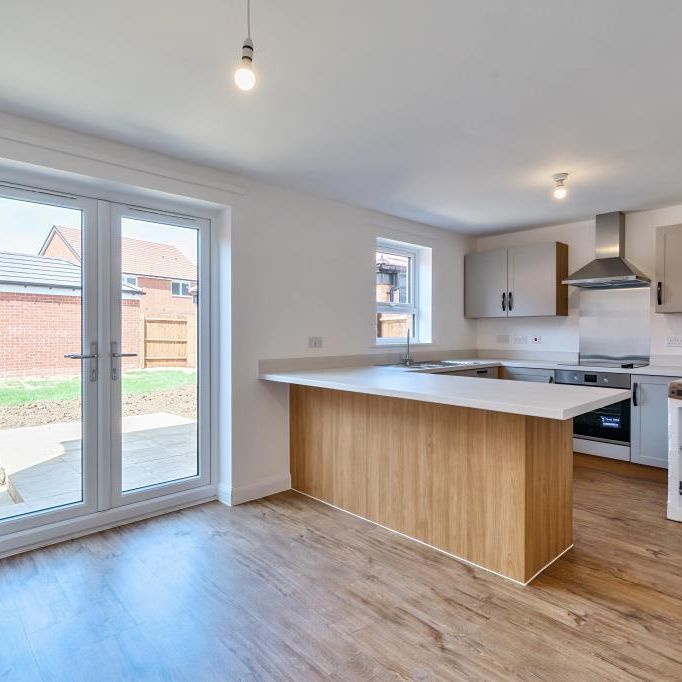 4 bedroom detached house to rent - Photo 1